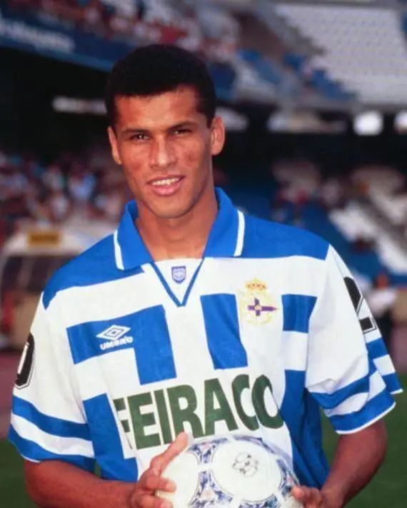 詹姆斯像重 詹姆斯像重